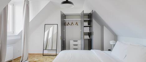 2 bedrooms, iron/ironing board, WiFi, bed sheets