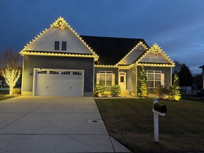 Exterior - Spacious Coastal Home! Large game room, private pool, 5 minutes to beach! (Lewes)