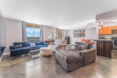 
Elevate Your Sin City Experience with Exclusive Vegas Views on the 9th Floor