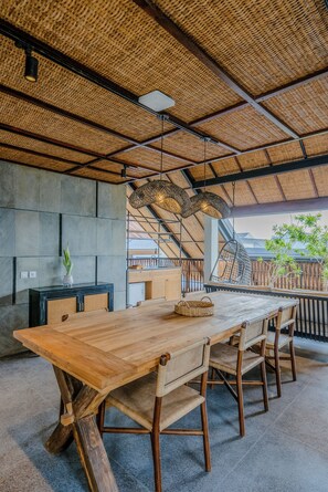 Luxury Villa, 5 Bedrooms, Kitchen, Garden View | In-room dining - The Hollow Villa by Betterplace (Canggu)