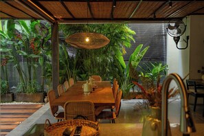 Luxury Villa, 5 Bedrooms, Kitchen, Garden View | Dining room