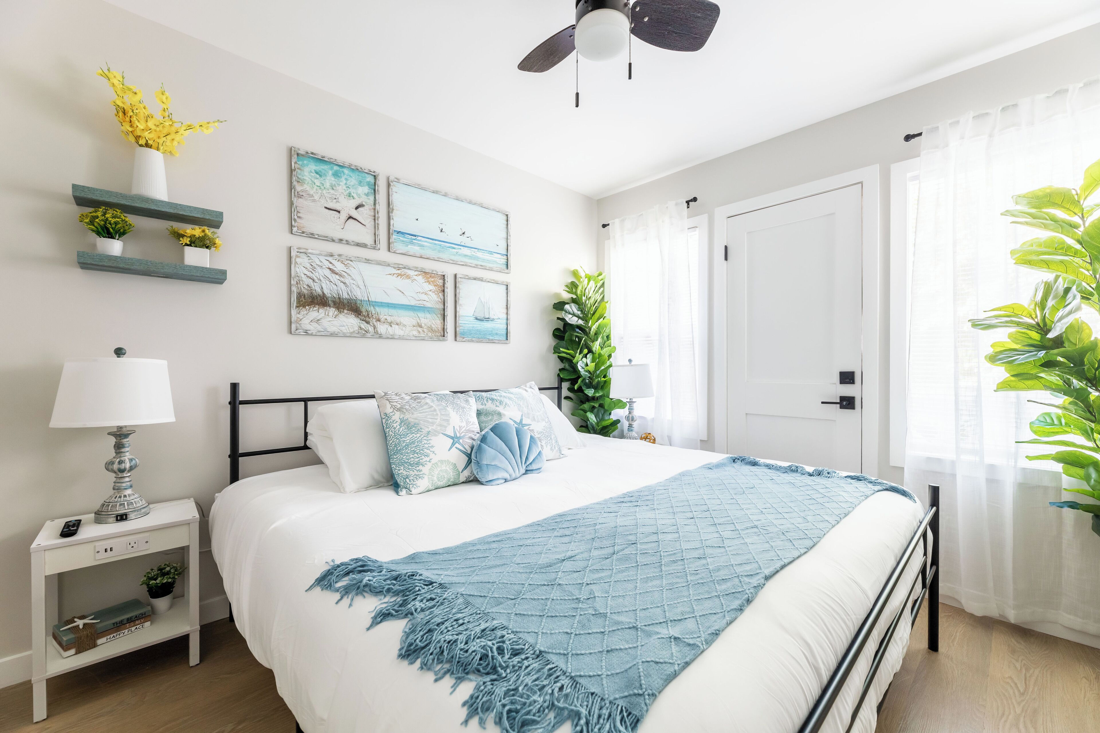 NEW Luxurious Coastal Retreat - 3 Blocks to Beach • PacMan Arcade