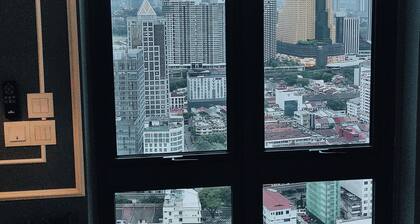 1-bedroom apartment with balcony in Kuala Lumpur with AC, fitness room, WiFi