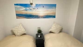 Standaard Twin kamer, gedeeltelijk uitzicht op meer | Individueel gedecoreerd, gratis wifi, beddengoed