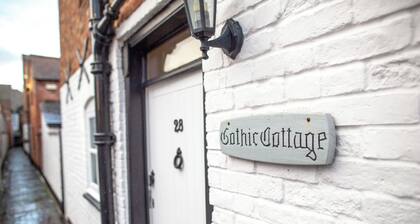 Charming 2 BD House in Tewkesbury Centre