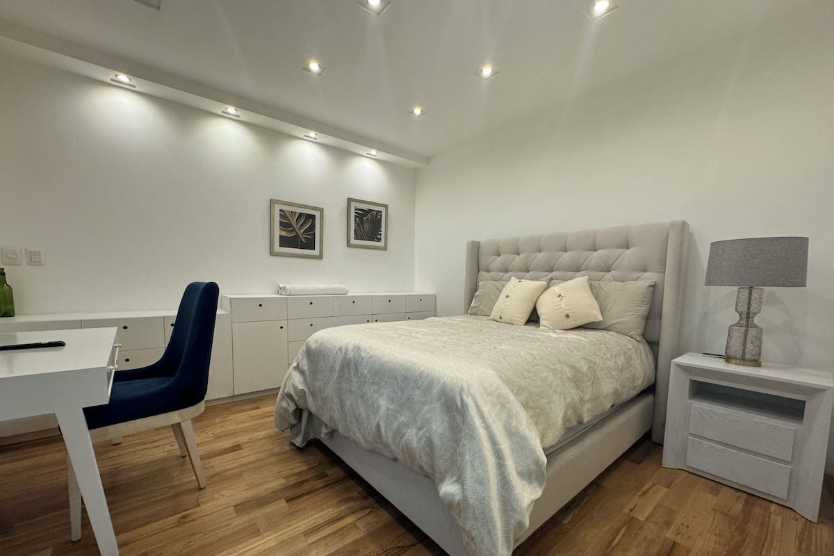 Deluxe kamer | 1 slaapkamer, een strijkplank/strijkijzer, gratis wifi