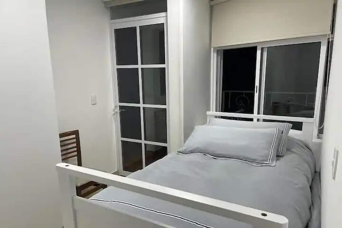 Comfort tweepersoonskamer, uitzicht op stad | 1 slaapkamer, een strijkplank/strijkijzer, gratis wifi
