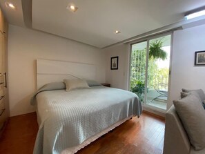 Iron/ironing board, free WiFi - Casa Frida Condesa (Mexico City)