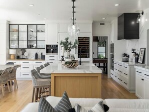 Fridge, microwave, oven, stovetop - TheFarmHouz/1.2ac/GaTed/LuXe/SauNa/PluNge/TeNNiS/+2CaSitas (Encinitas)