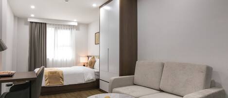 In-room safe, blackout curtains, free WiFi