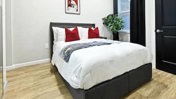 Desk, iron/ironing board, WiFi, bed sheets