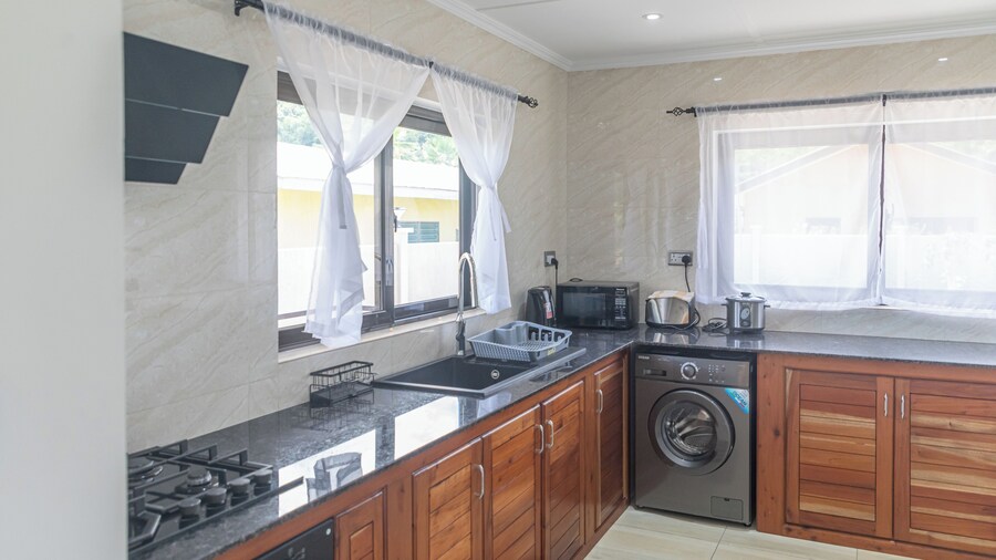 Yvon's Tropical Villa