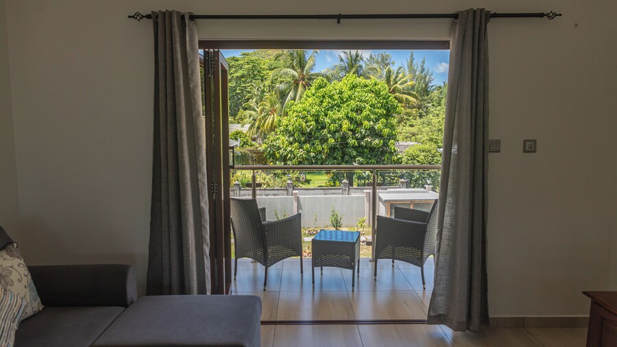 Yvon's Tropical Villa