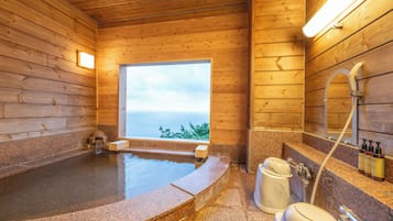 UTO Large bath with terrace, Non Smoking | Bathroom | Free toiletries, hair dryer, bathrobes, towels