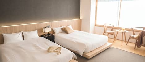 高級開放式客房, 2 張標準雙人床, 非吸煙房 | 書桌、筆電工作空間、遮光布/窗簾、免費無線上網