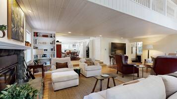 TV, fireplace, DVD player