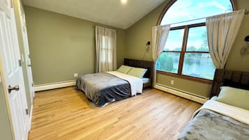 4 bedrooms, iron/ironing board, free WiFi, bed sheets