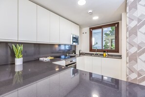 Private kitchen - Apollo | terrace - pool - gym (Fuengirola)