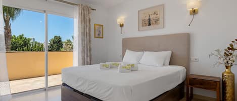 3 bedrooms, in-room safe, iron/ironing board, free WiFi