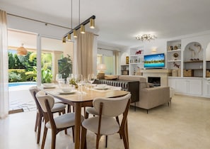 Dining - Villa Alpetona | Pool - garden - terrace (Mijas Costa)