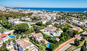 Exterior - Villa Alpetona | Pool - garden - terrace (Mijas Costa)