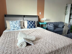 Studio Suite, City View