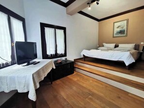 5 bedrooms, iron/ironing board, WiFi, bed sheets - Alorama - Luxury house in Pelion (Chania)