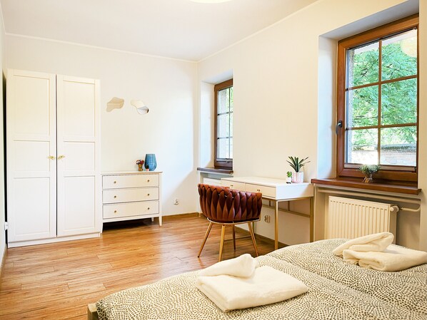 3 bedrooms, iron/ironing board, free WiFi, bed sheets - Warszauera 11/1 (Kraków)