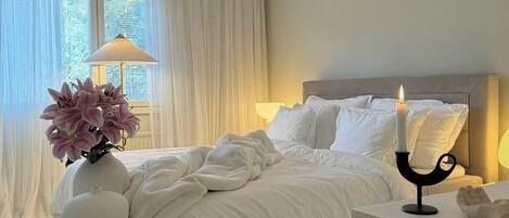 5 habitaciones, tabla de planchar con plancha, wifi y ropa de cama