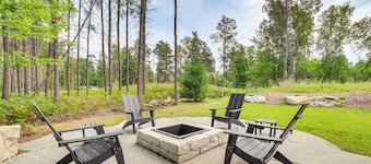 Cottage on Crooked River w/ Dock + Slip!
