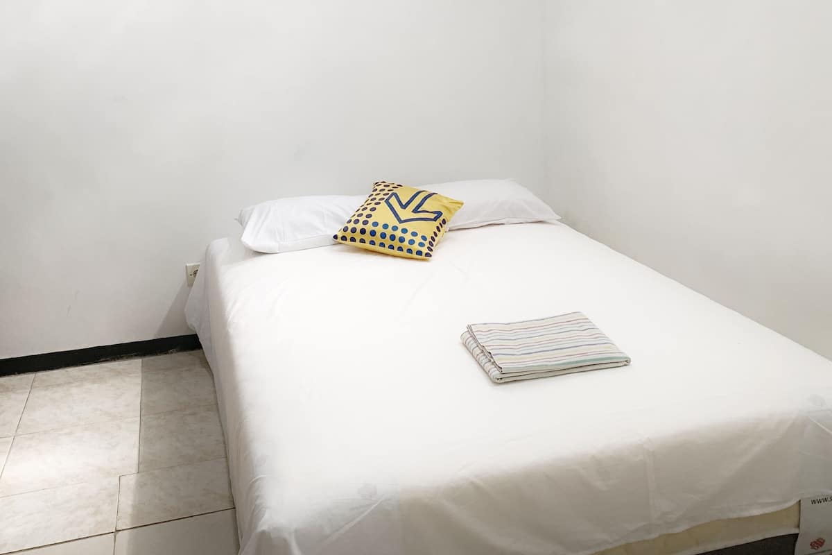 Habitación Deluxe | Escritorio, wifi gratis y ropa de cama