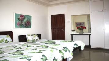 1 chambre, fer et planche Ă repasser, Wi-Fi, draps fournis