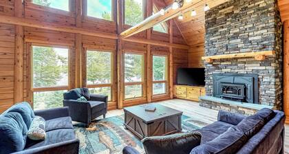Rise n' Shine Maine - A Lakefront Loghouse in the Woods