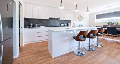 Bradford House - Sleek & Modern, Serene Escape