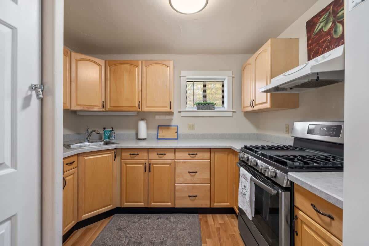 ثلاجة، ميكروويف، فرن، موقد طهي مسطح