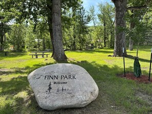 Property grounds - Cornerstone- Dog Friendly, Hot Tub, Wi-Fi on Broad (Red Lodge)