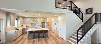 Luxury Barndo -Secure Boat Storage & Ice Maker