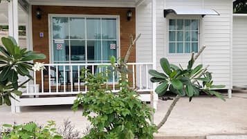 Deluxe Twin Room, Garden View | Free WiFi