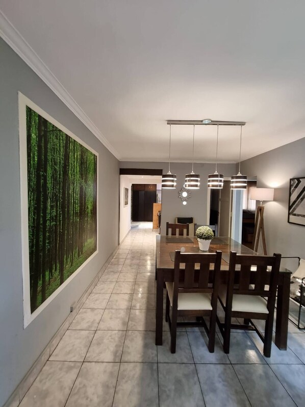 Dining - Citygem- rental appartment (Capital)