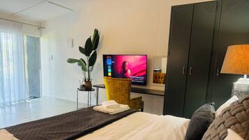 1 bedroom, iron/ironing board, internet, bed sheets