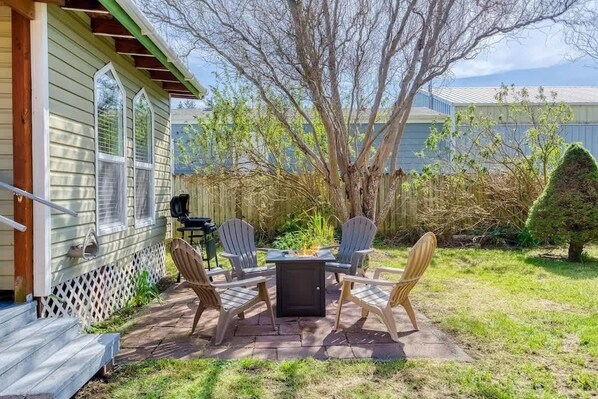 Terrace/patio - #StayinMyDistrict Lakeside Cottage (Lakeside)