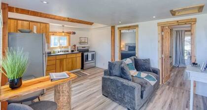 #StayinMyDistrict Lakeside Cottage