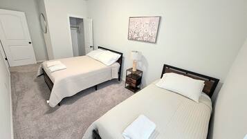 3 makuuhuonetta, silitysrauta/-lauta, vauvan matkasänky, ilmainen Wi-Fi