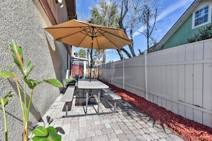 屋外ダイニングエリア