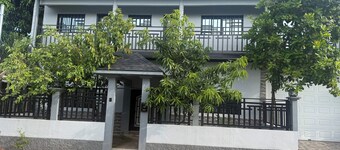 Reyes Casa Jardin San Miguel El Salvador