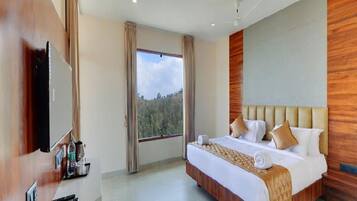 Villa | Hypo-allergenic bedding, desk, free WiFi, bed sheets