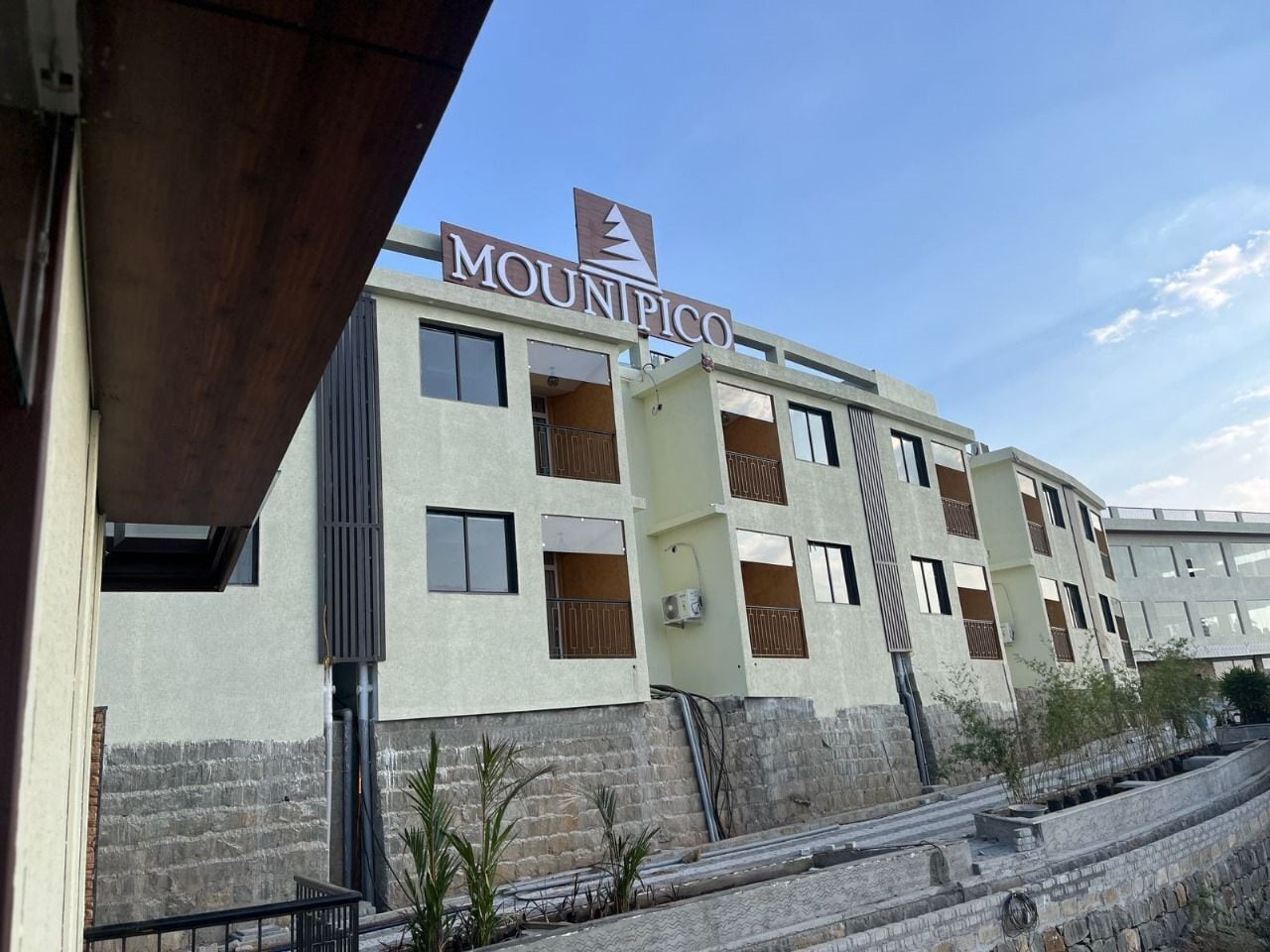 المنشأة من الخارج