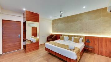 Studio | Hypo-allergenic bedding, desk, free WiFi, bed sheets