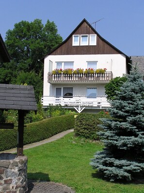 Exterior - Apartment 'Ferienwohnung Typ B' with Balcony and Wi-Fi (Willingen (Upland))