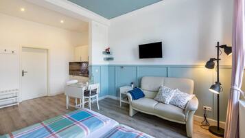 1 bedroom, free WiFi, bed sheets